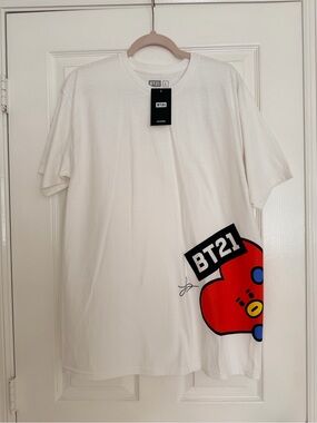 Line Friends BT21 Tata T-Shirt